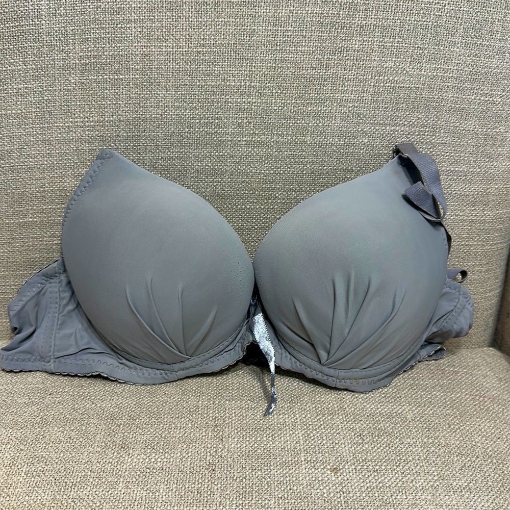 Good Condition! Bra sz 36B